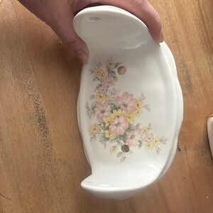 Princess House Floral Ceramic toilet paper holder Made in England